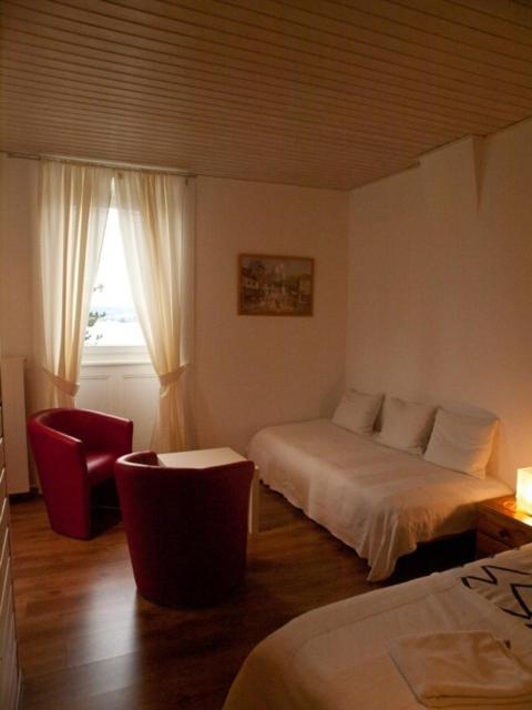 Hotel Garni Villa Carmen La Neuveville Zimmer foto