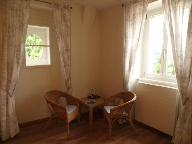 Hotel Garni Villa Carmen La Neuveville Zimmer foto